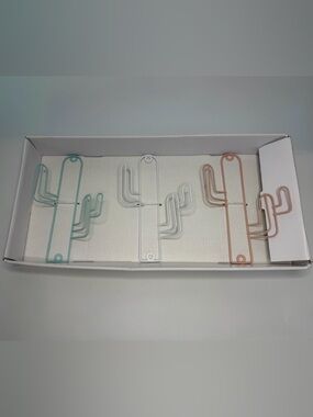 Room2Room Wire Cactus Wall Art Set of 3 Modern Decor Hooks Southwest 3D Wire